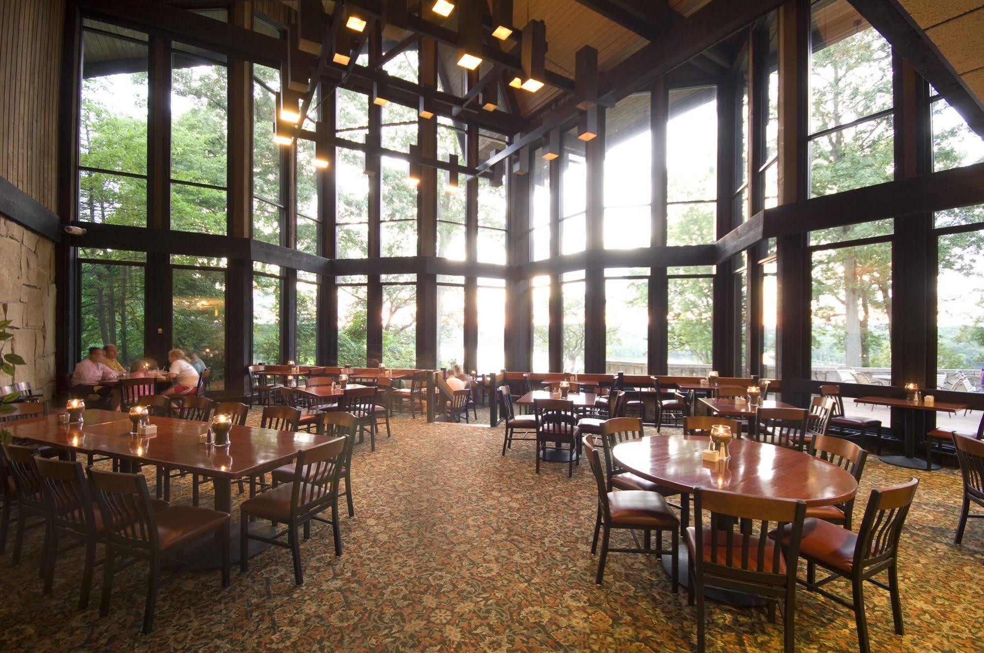 Mohican Lodge And Conference Center Perrysville Екстериор снимка