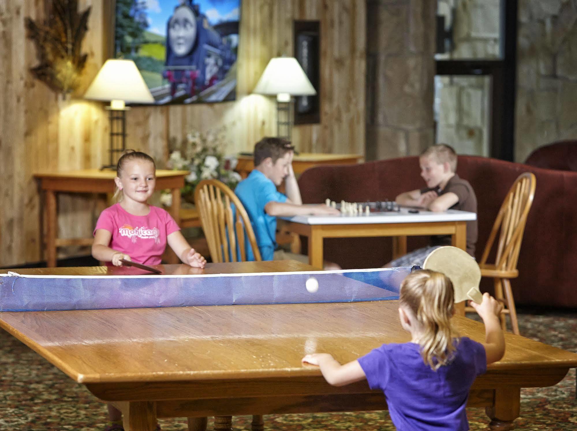 Mohican Lodge And Conference Center Perrysville Екстериор снимка