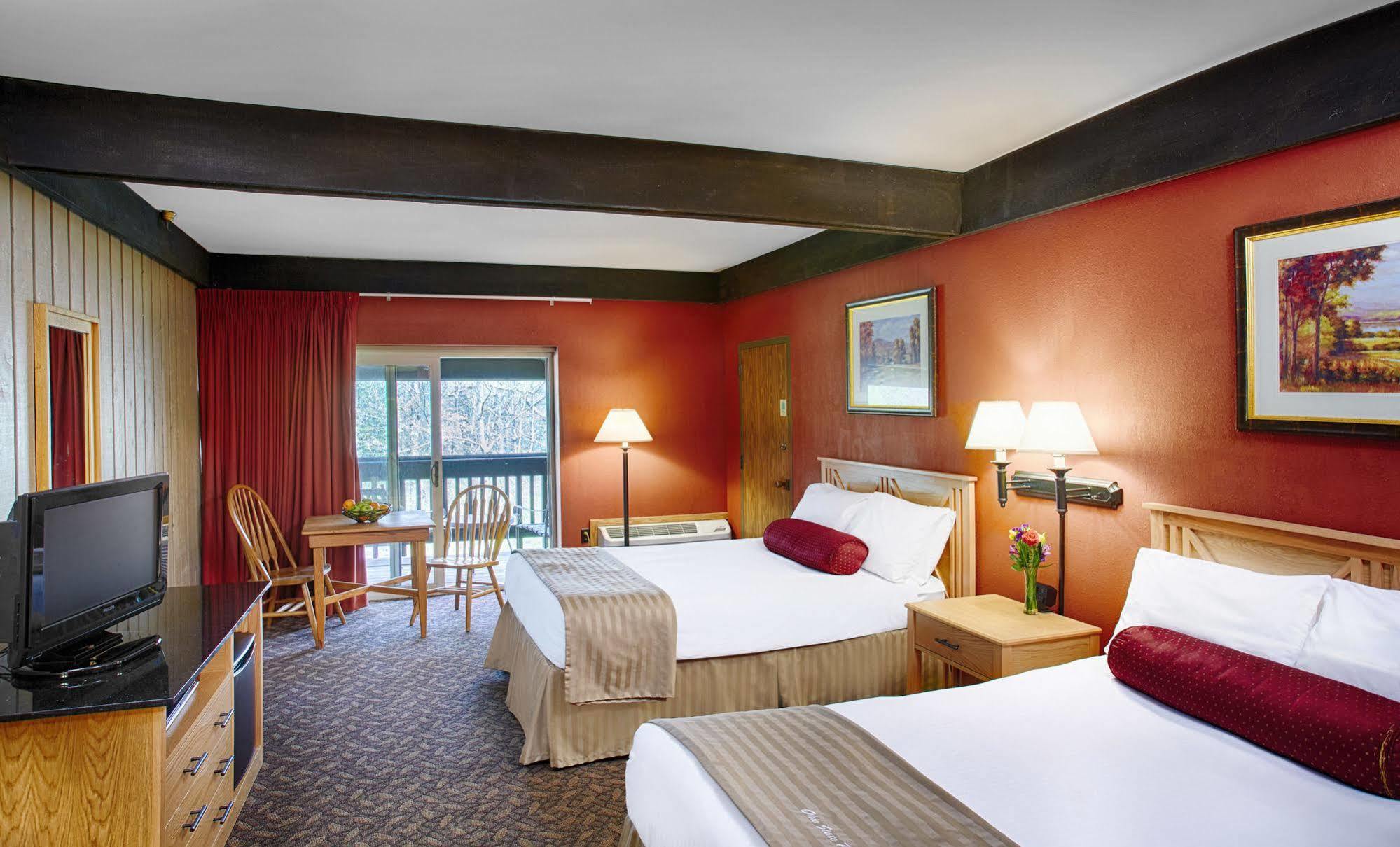Mohican Lodge And Conference Center Perrysville Екстериор снимка