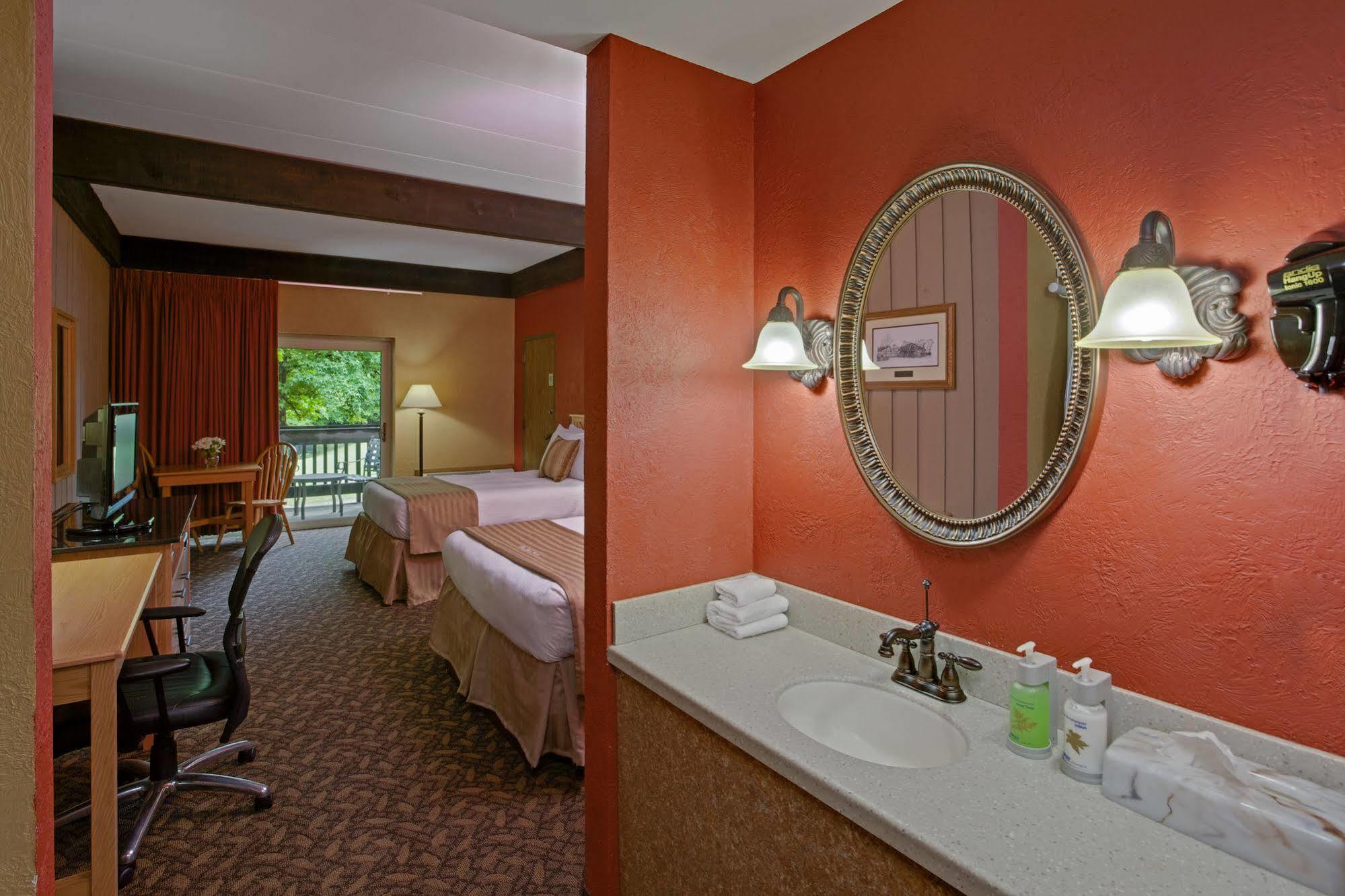 Mohican Lodge And Conference Center Perrysville Екстериор снимка