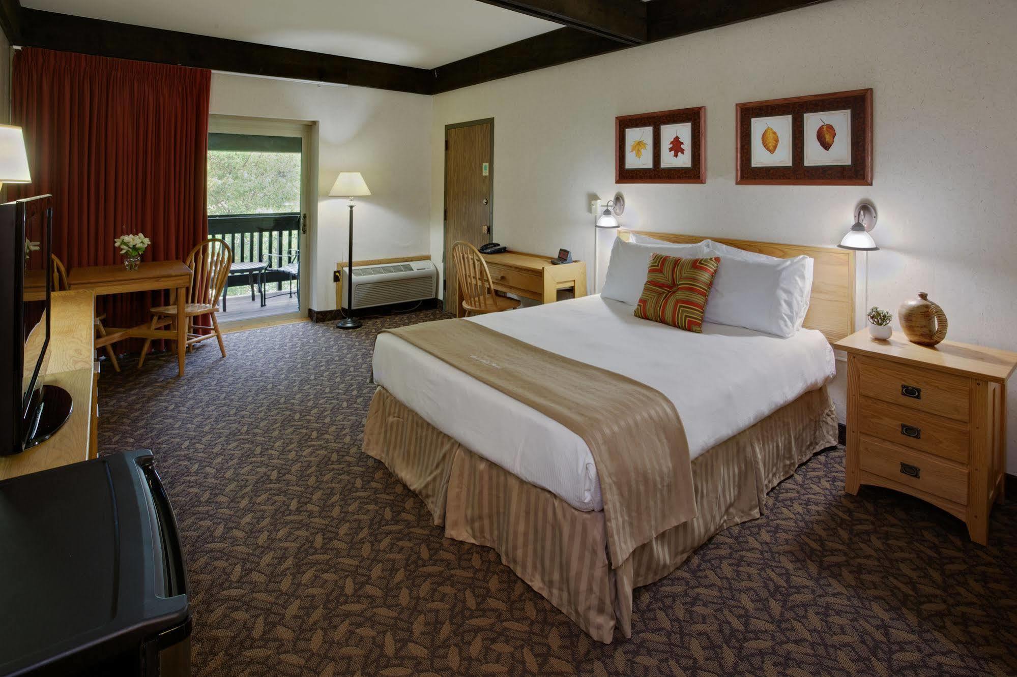 Mohican Lodge And Conference Center Perrysville Екстериор снимка