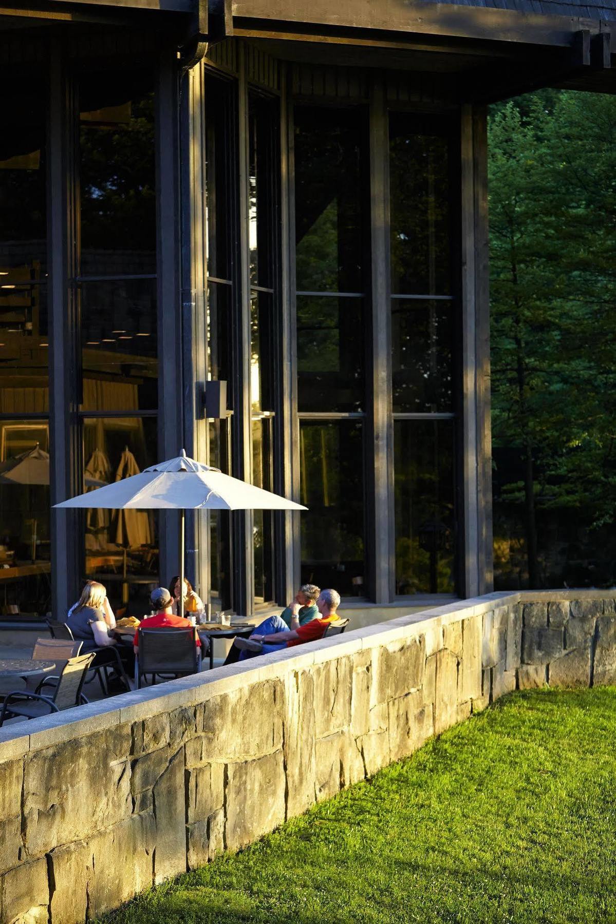 Mohican Lodge And Conference Center Perrysville Екстериор снимка