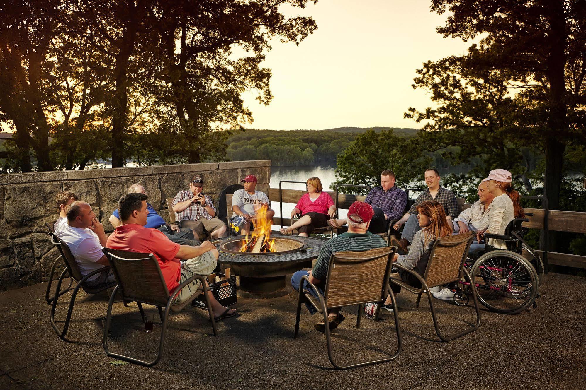 Mohican Lodge And Conference Center Perrysville Екстериор снимка