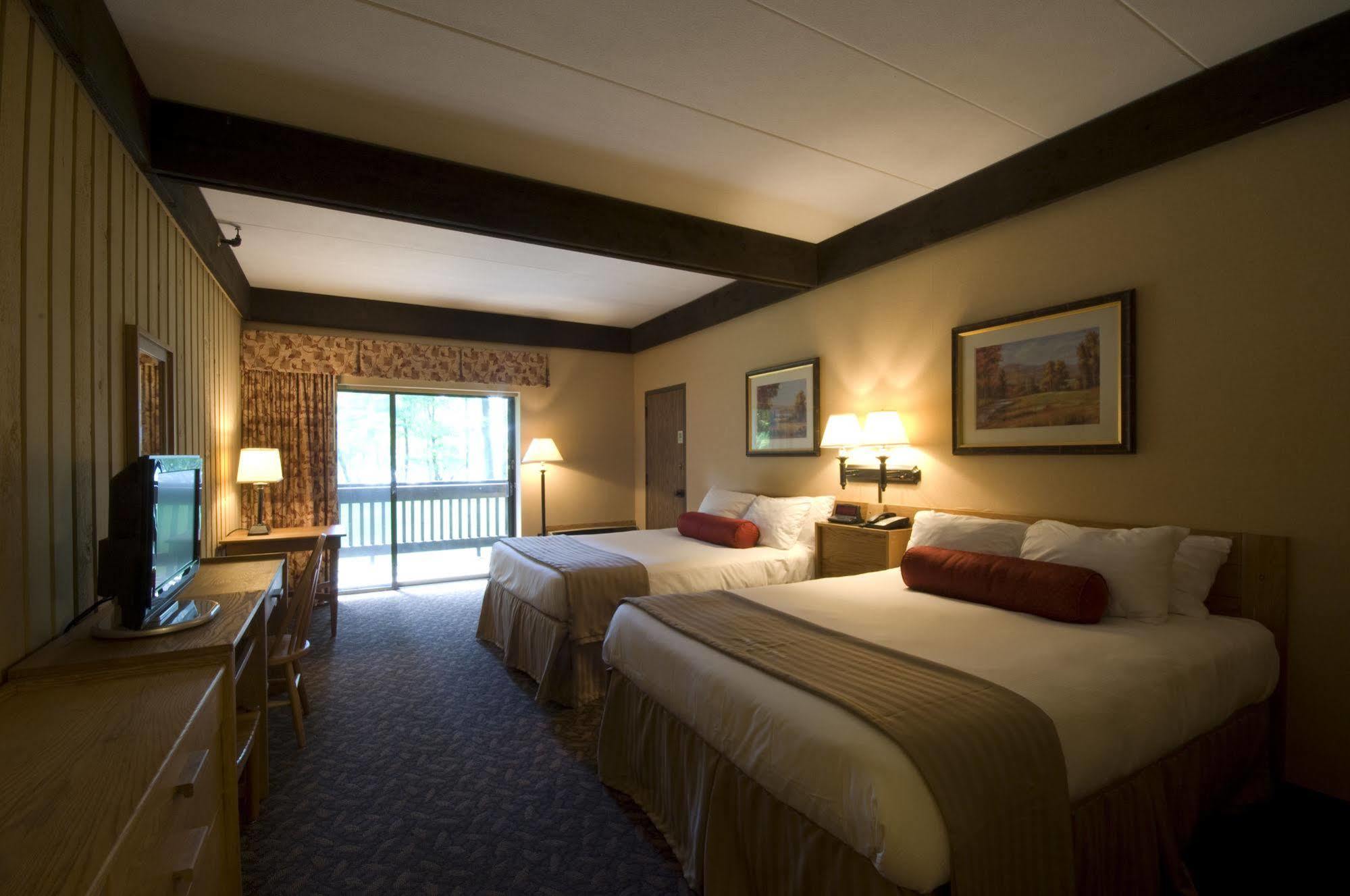 Mohican Lodge And Conference Center Perrysville Екстериор снимка