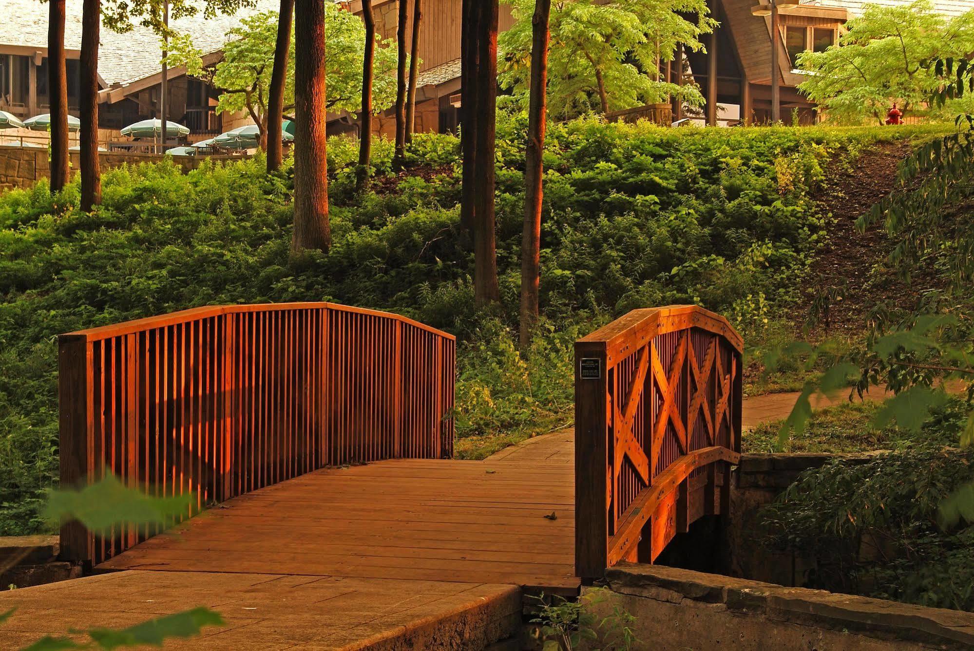 Mohican Lodge And Conference Center Perrysville Екстериор снимка
