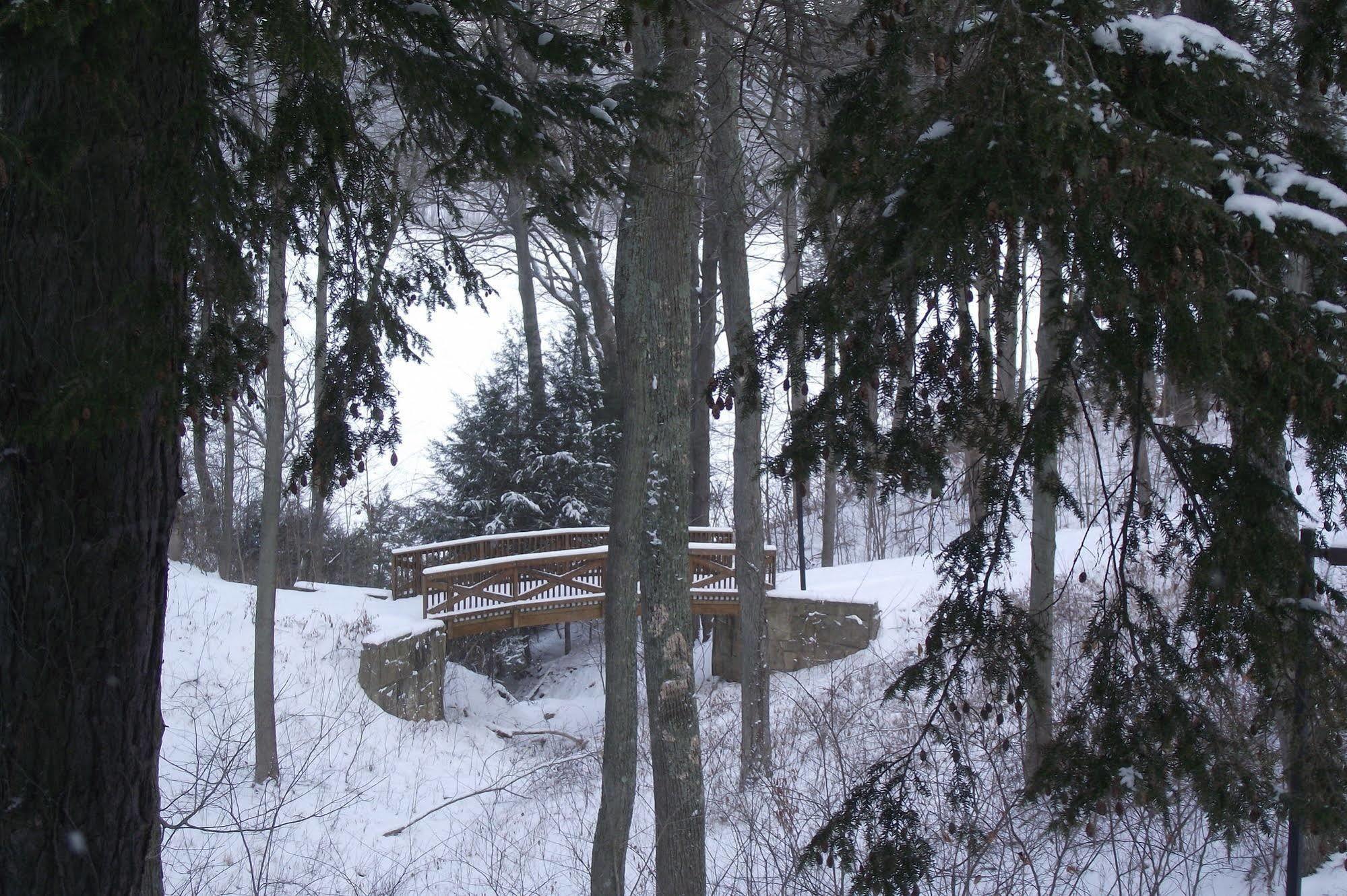 Mohican Lodge And Conference Center Perrysville Екстериор снимка